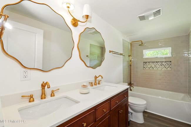 23_master bath | Image 22