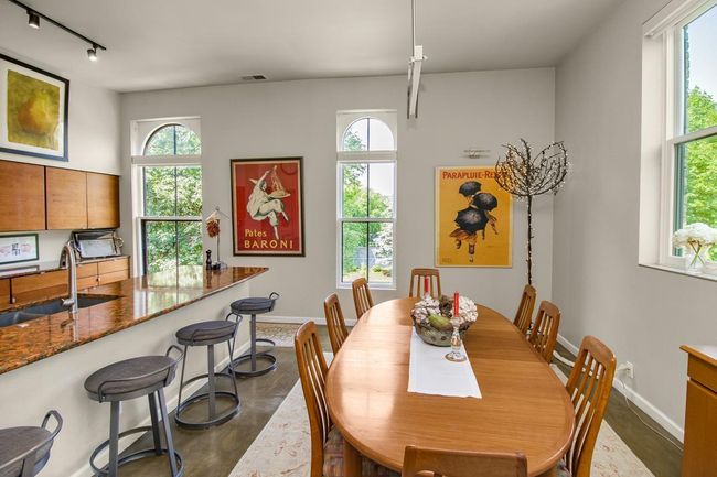 APT-1 - 512 Laurel Ave, Condo with 2 bedrooms, 2 bathrooms and null parking in Saint Paul MN | Image 9