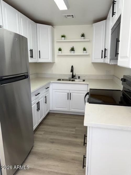 4-2234 W Medlock Dr, Phoenix, AZ, 85015-2721 | Card Image