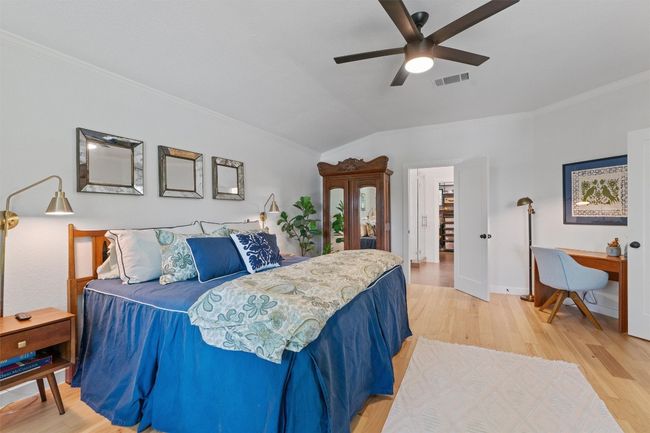 10933 Beachmont Ln, House other with 5 bedrooms, 3 bathrooms and 2 parking in Austin TX | Image 16