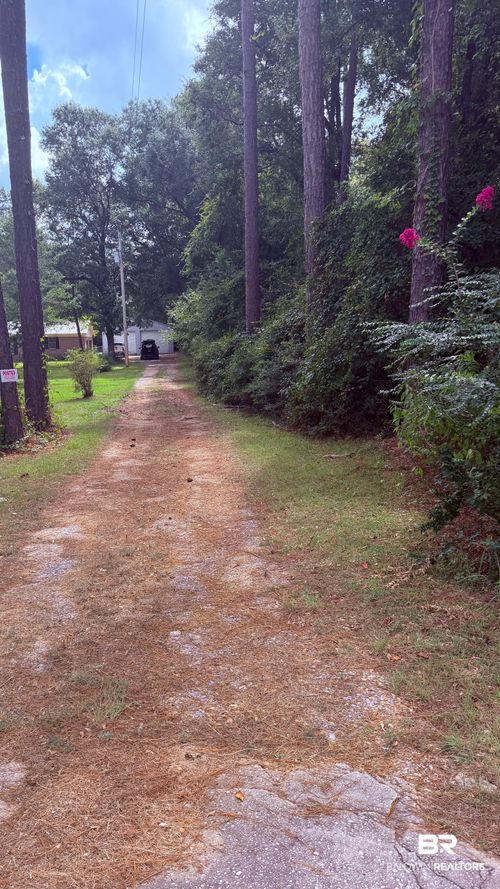 28000 County Road 64 Ext, Robertsdale, AL, 36567-5024 | Card Image