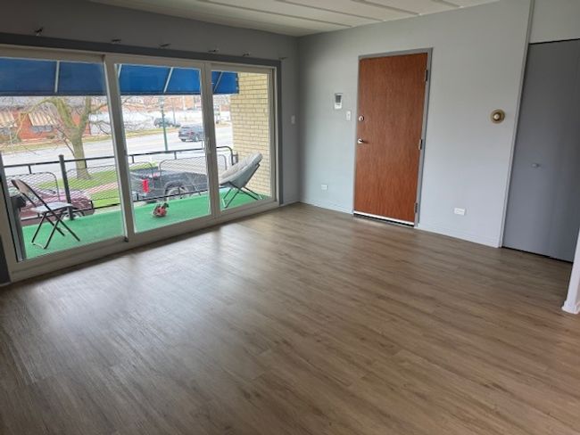 APT-2L - 9551 S Kedzie Ave, Condo with 2 bedrooms, 1 bathrooms and 2 parking in Evergreen Park IL | Image 7