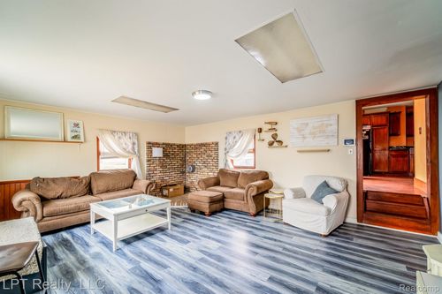 3940 Whelan Rd, Tipton, MI, 49287-9705 | Card Image