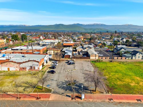 116 S Elmwood Ave, Lindsay, CA, 93247-2406 | Card Image