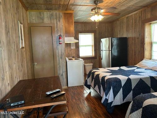 101 Sportsman Ln, Ferriday, LA, 71334-4911 | Card Image