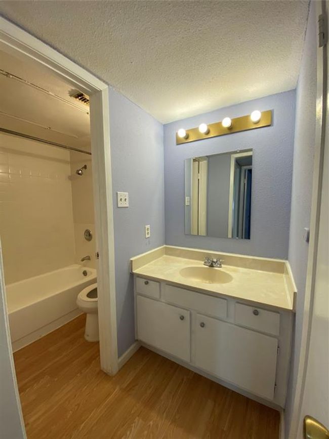 APT-706 - 9000 Bissonnet St, House attached with 2 bedrooms, 1 bathrooms and null parking in Houston TX | Image 6