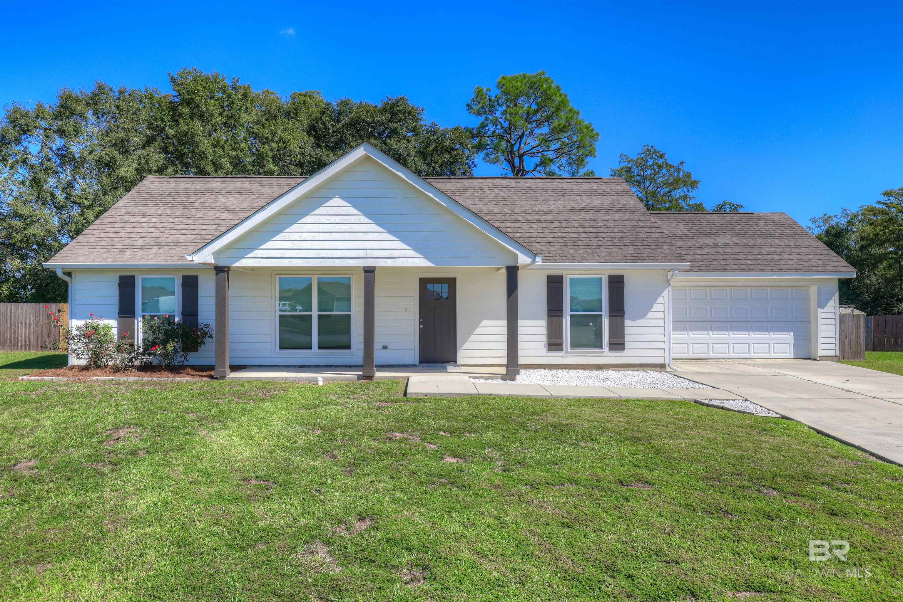 Lakefront Cir, Summerdale, AL 36580