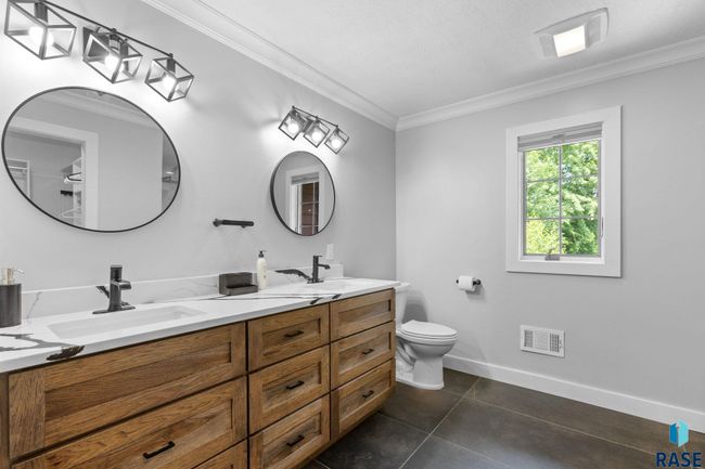 4513 S Southridge Dr, House other with 4 bedrooms, 4 bathrooms and null parking in Sioux Falls SD | Image 25