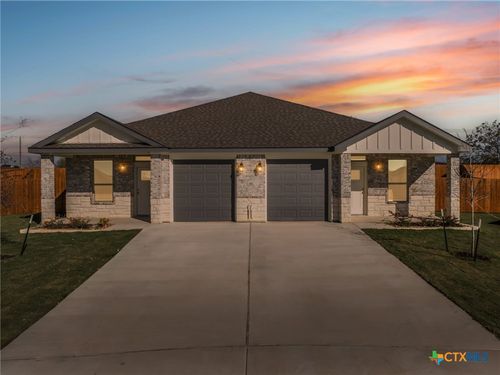 111 Logan Ct, Copperas Cove, TX, 76522-2490 | Card Image