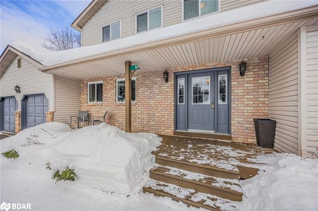 11 Maple Crt, House other with 3 bedrooms, 3 bathrooms and 8 parking in Coldwater ON | Image 4
