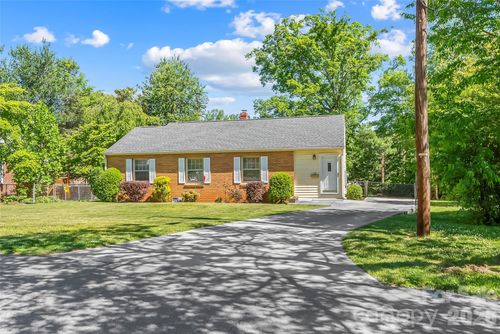 19 Wilburn Rd, Asheville, NC, 28806-2734 | Card Image