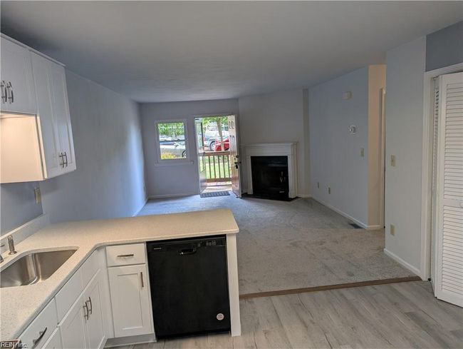 APT-107 - 225 A View Ave, House attached with 2 bedrooms, 2 bathrooms and null parking in Norfolk VA | Image 5