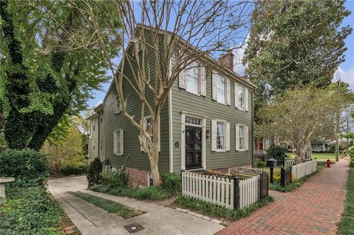 338 S Church St, Smithfield, VA, 23430-1702 | Card Image