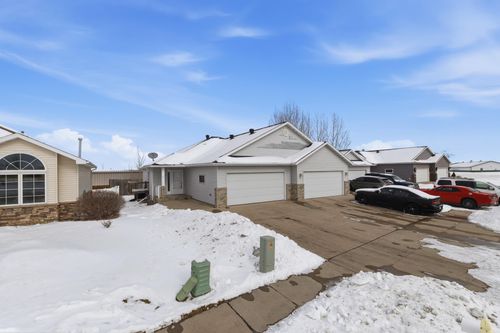 3418 Village Green Dr, Moorhead, MN, 56560-5415 | Card Image