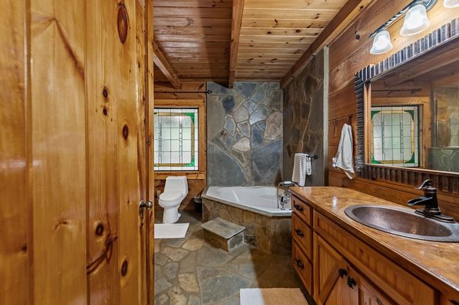 143 Kaely Dr, Home with 3 bedrooms, 3 bathrooms and null parking in Mineral Bluff GA | Image 38
