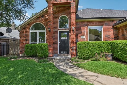 7013 Stephanie Ct, North Richland Hills, TX, 76182-3653 | Card Image