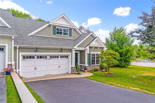55 Travelers Ct, East Greenwich, RI, 02818-7303 | Card Image