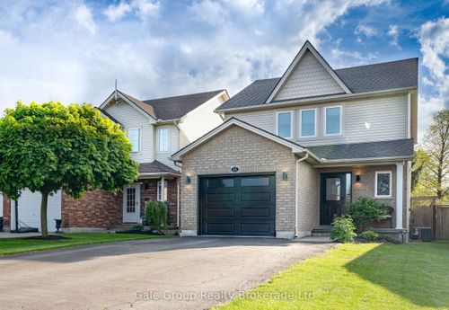 15 Crusoe Pl, Ingersoll, ON, N5C4G2 | Card Image