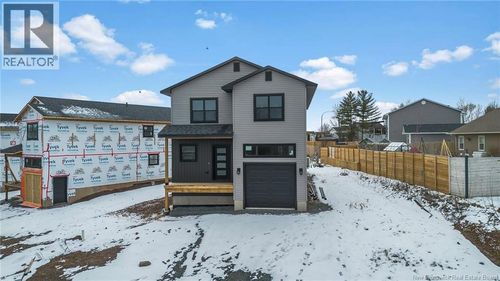 7 Brizley St, Oromocto, NB, E2V | Card Image