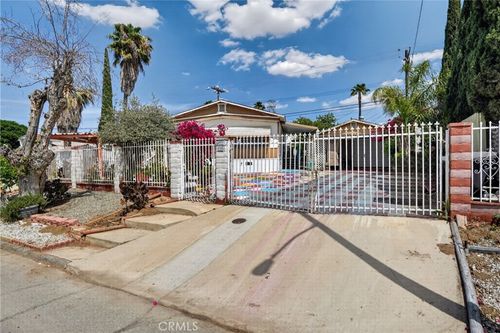 339 Altura Dr, Perris, CA, 92570-1701 | Card Image