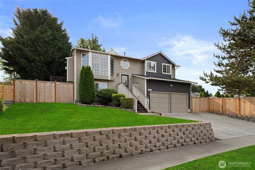 1421 85th Dr Ne, Lake Stevens, WA, 98258-2488 | Card Image