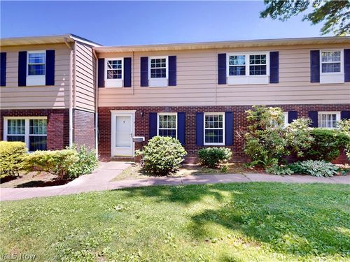 7-2-8240 Deepwood Blvd, Mentor, OH, 44060-7746 | Card Image