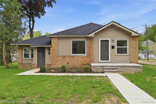 18315 Five Points St, Redford, MI, 48240-1710 | Card Image