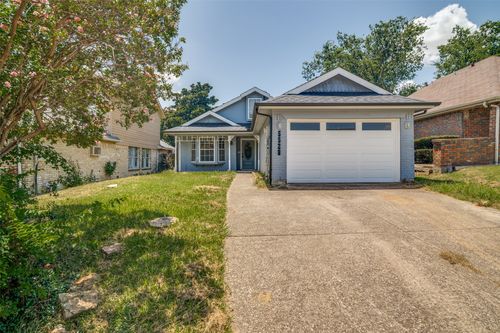 5529 Village Green Dr, Mesquite, TX, 75150-1215 | Card Image