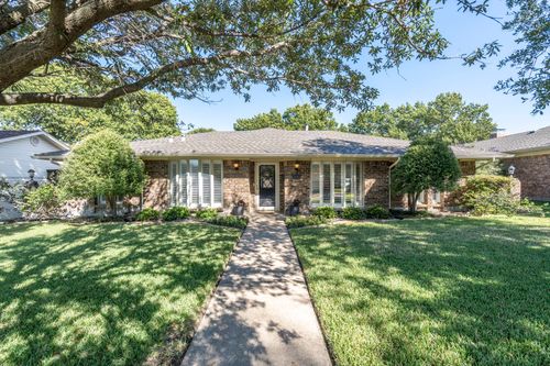 7335 La Bolsa Dr, Dallas, TX, 75248-4247 | Card Image