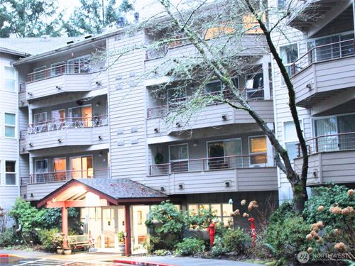 w-211-1750 152nd Ave Ne, Bellevue, WA, 98007-4268 | Card Image