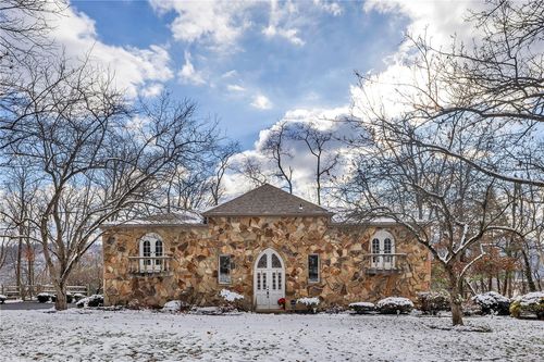 169 Woodshire Dr, Pittsburgh, PA, 15215-1730 | Card Image