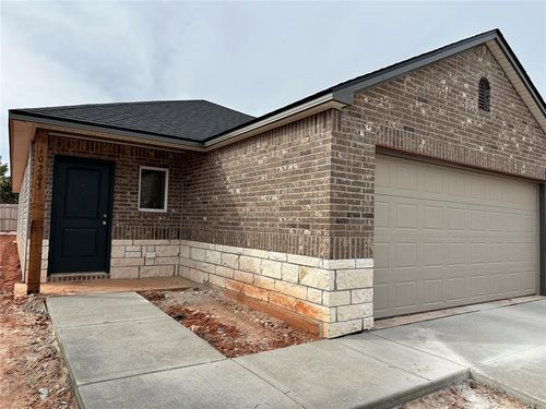 10205 Big Blue Dr, Oklahoma City, OK, 73131-2300 | Card Image