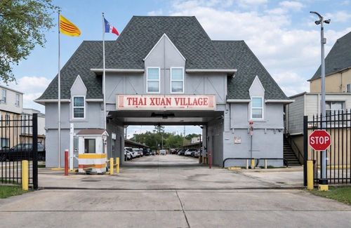 apt-309-8200 Broadway St, Houston, TX, 77061-1231 | Card Image