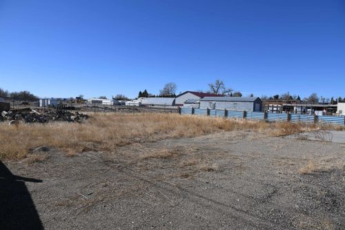 503 7th St, Wheatland, WY, 82201-7820 | Card Image