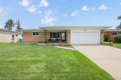 Sharp all brick ranch in N. Warren | Image 1