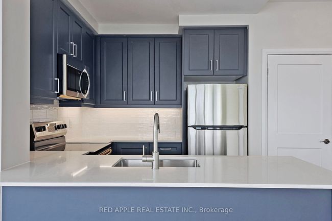 2203 - 15 Lynch St, Condo with 2 bedrooms, 2 bathrooms and null parking in Brampton ON | Image 8