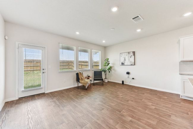 Everyday Made Easy: Dining area connects effortlessly to the kitchen and living room—perfect for busy mornings or weekend brunch. | Image 12