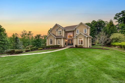 31 Greenwich Ave, Central Valley, NY, 10917-3717 | Card Image