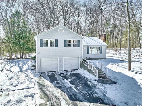 34 Carriage Lane, Hooksett, NH, 03196 | Card Image