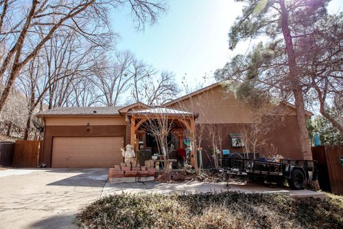 5 Tanglewood Ln, Ransom Canyon, TX, 79366-2523 | Card Image
