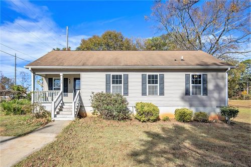 160 Roberts St, Fairburn, GA, 30213-1530 | Card Image