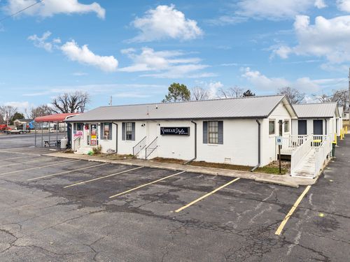 457 N Broadway, Portland, TN, 37148-1702 | Card Image