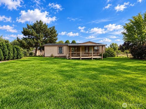8305 S Missimer Rd, Prosser, WA, 99350-8252 | Card Image