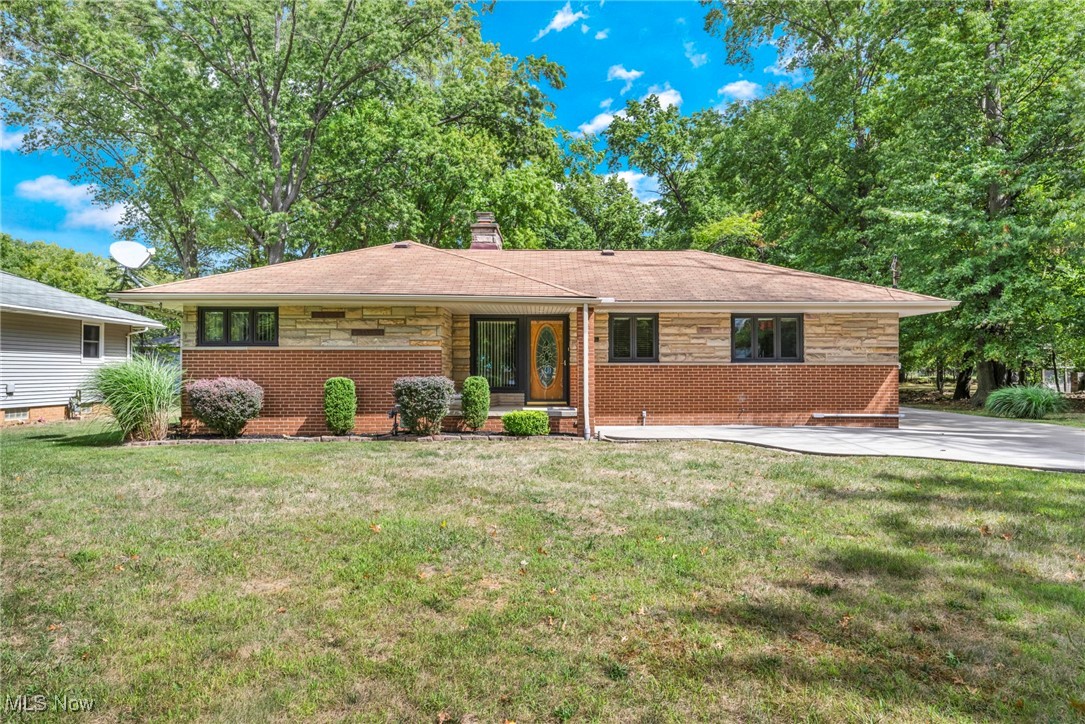 Crossview Rd, Seven Hills, OH 44131