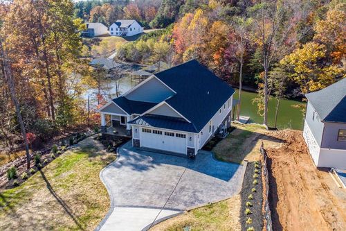 172 Lakewatch Cir, Moneta, VA, 24121-4005 | Card Image