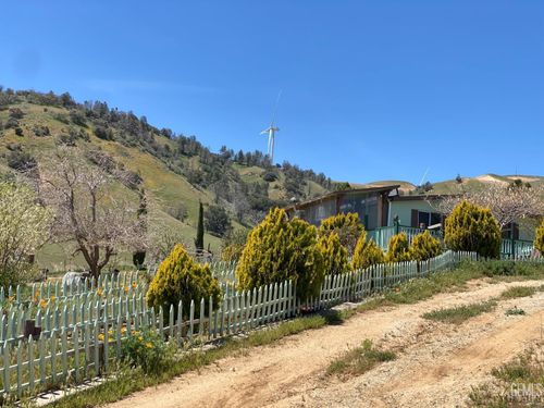 11657 Rocky Ct, Tehachapi, CA, 93501-7726 | Card Image