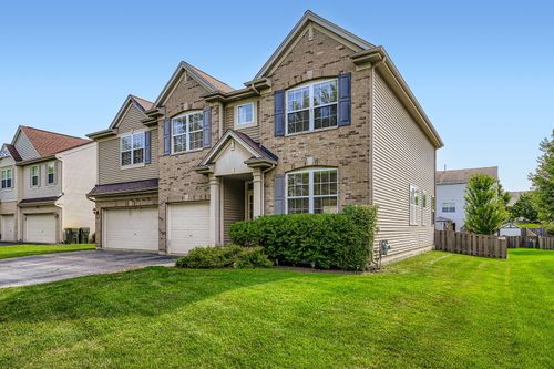 988 Singing Hills Dr, Volo, IL, 60073-8207 | Card Image
