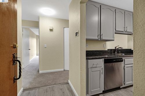201-39931 Cedar Blvd, Newark, CA, 94560-5329 | Card Image