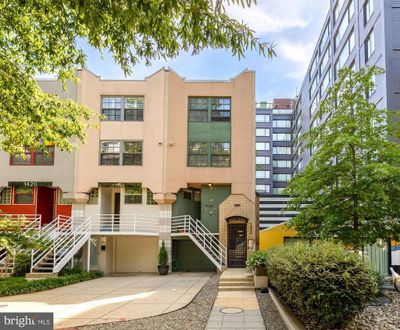 D - 1426 Rhode Island Avenue Nw, Condo with 3 bedrooms, 3 bathrooms and null parking in WASHINGTON DC | Image 2