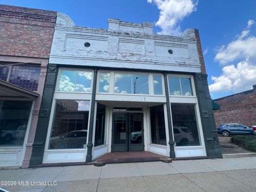 114 W Market St, Greenwood, MS, 38930-4432 | Card Image